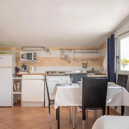 度假居 Laura By Interhome *